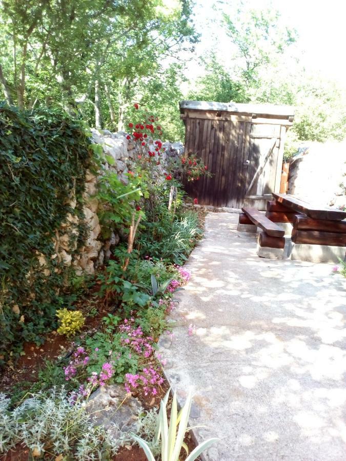 Studio Apartman Hrast Seline Exterior foto